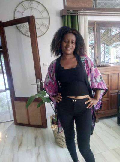 Natacha 26 ans Toamasina  Madagascar