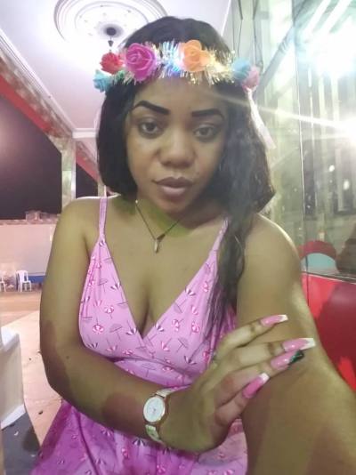 Marie france 24 ans Yaoundé Cameroun