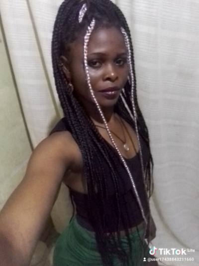 Cathy 28 ans Yaoundé  Cameroun