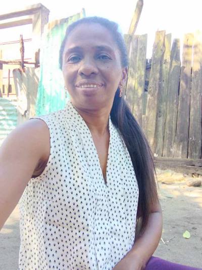 Armine 49 ans Toamasina Madagascar