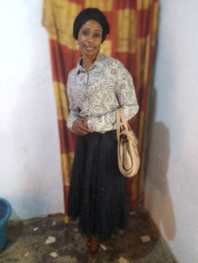 Arlette 42 Jahre Yaoundé  Kamerun