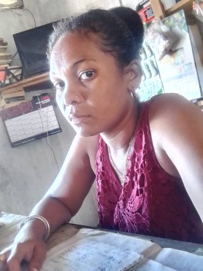 Annick 31 ans Ambanja Madagascar