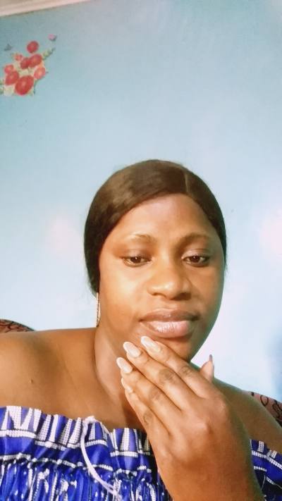 Brunette 34 years Centre  Cameroon