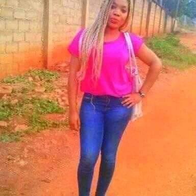 Lucie 30 years Afrique  Cameroon