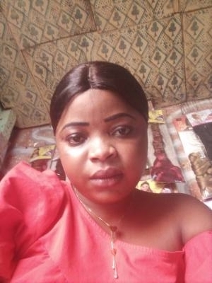 Viviane 28 ans Yaoundé Cameroun