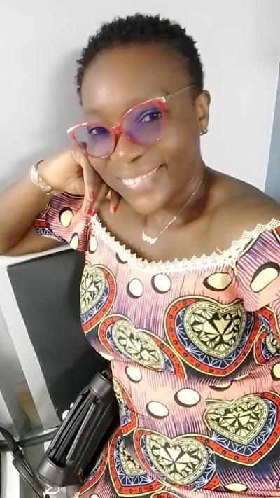 Précieuse 40 ans Yaounde Cameroun