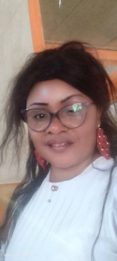 Cécile 40 ans Yaoundé  Cameroun