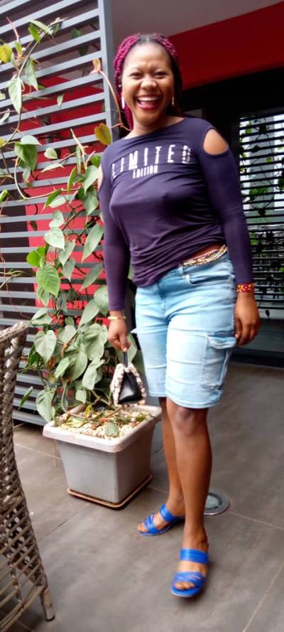 Vanessa 28 years Yaoundé  Cameroon