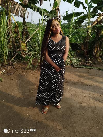 Seraphine 32 ans Yaoundé  Cameroun