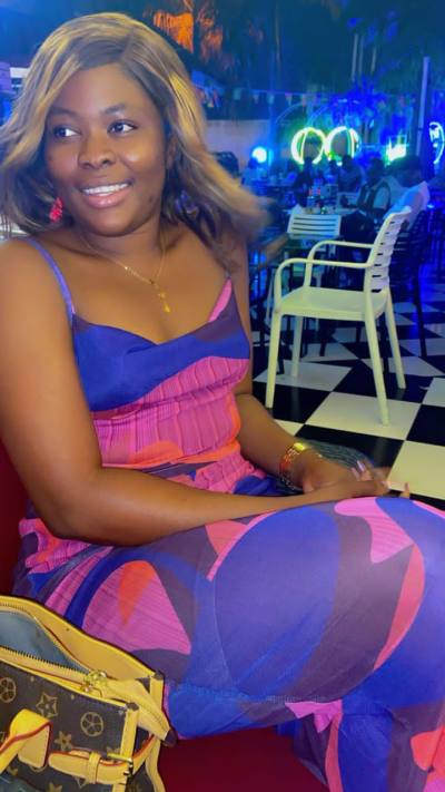 Loïse  24 ans Abidjan Côte d'Ivoire