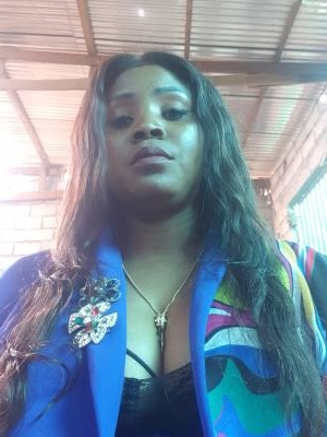 Vicky 34 Jahre Yaoundé  Kamerun