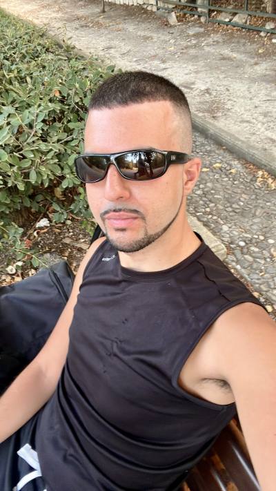 Wassim 27 ans Aix En Provence France