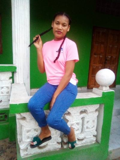 Clarita 23 ans Sambava Madagascar