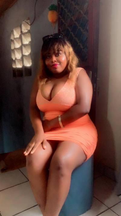 Ivana 21 Jahre Littoral  Cameroun