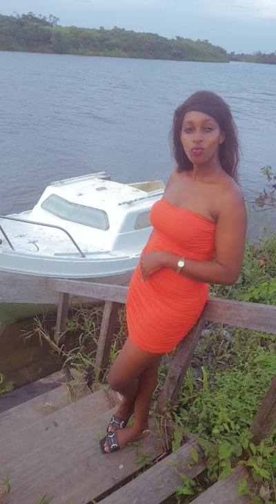 Francine 36 ans Yaoundé 4  Cameroun